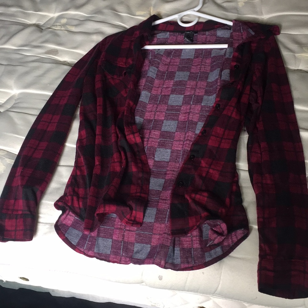 Large Rue 21 red and black plaid shirt